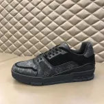 Zapatillas negras con estampado